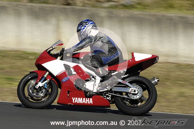2001 YAMAHA YZF R1 | Picture 1002023 motorcycle photo