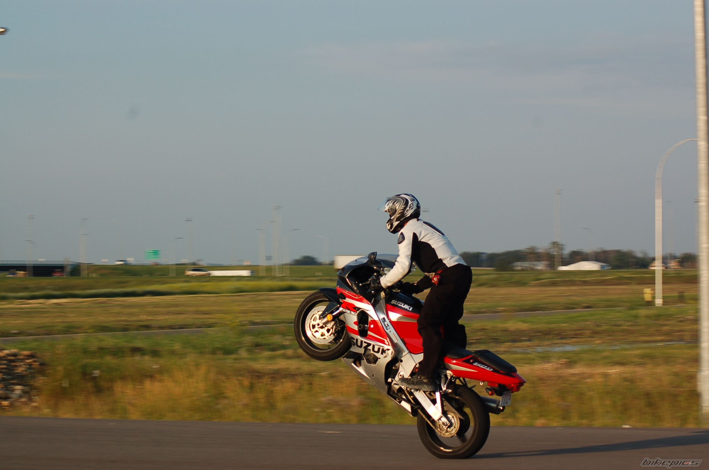 2002 SUZUKI GSX R 750 | Picture 1004722 motorcycle photo