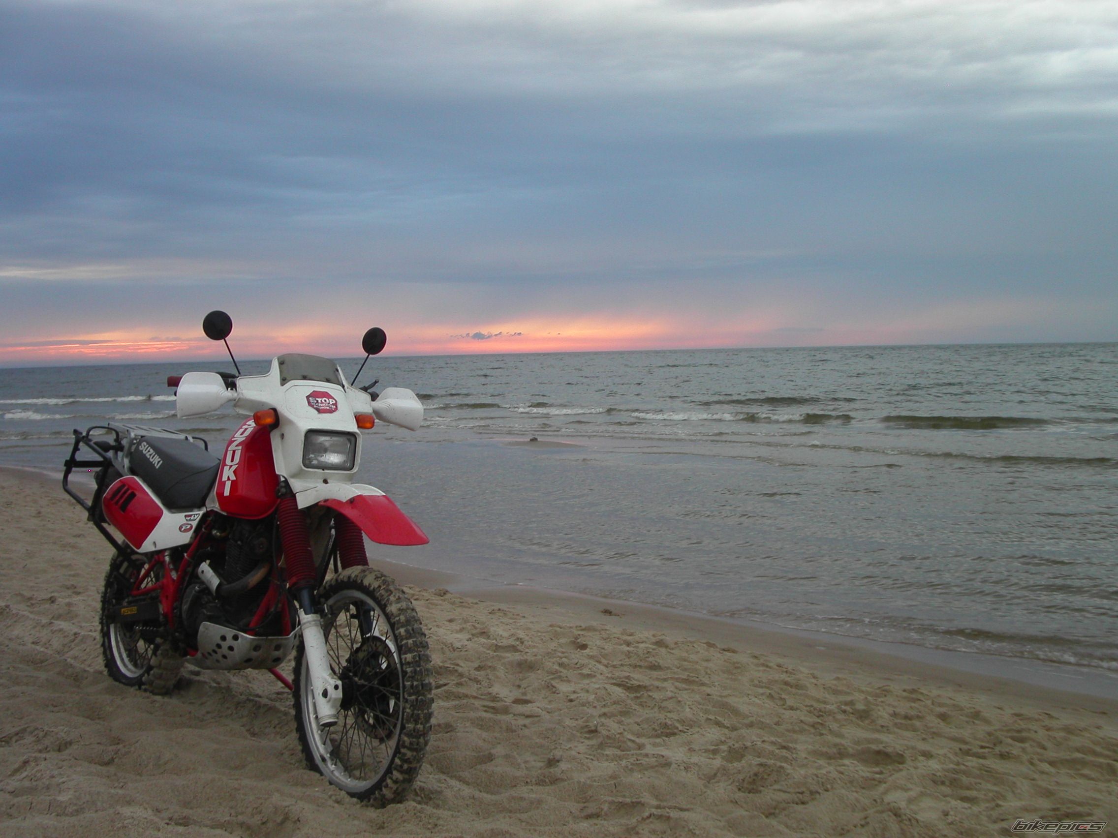 1990 SUZUKI DR 650 | Picture 1006706 motorcycle photo