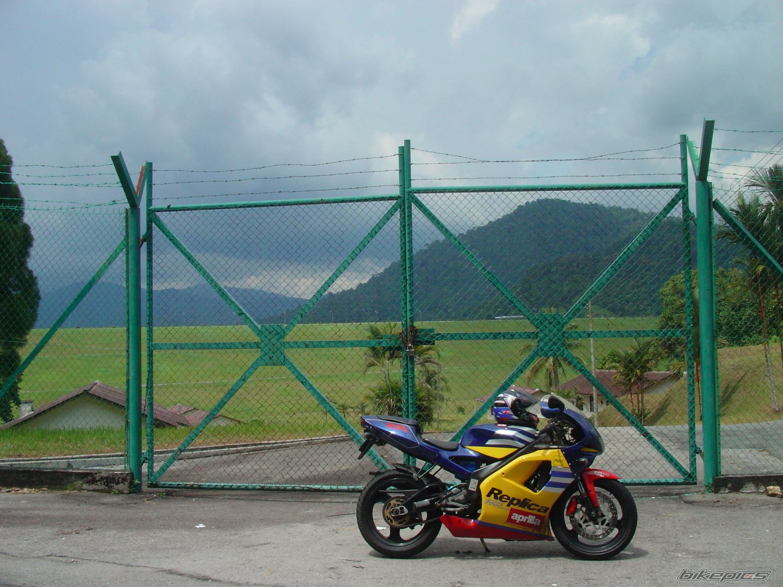 1996 APRILIA RS 125 | Picture 1006796 motorcycle photo
