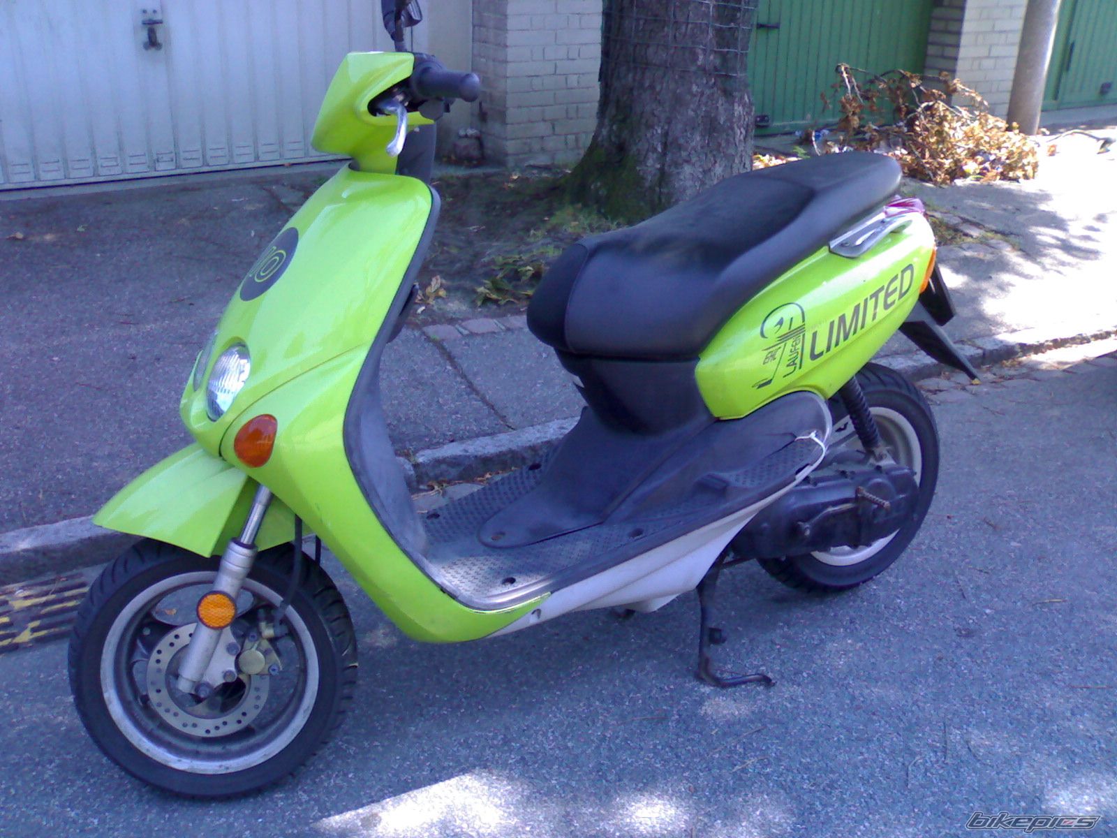 2001 YAMAHA NEOS | Picture 1008269 motorcycle photo