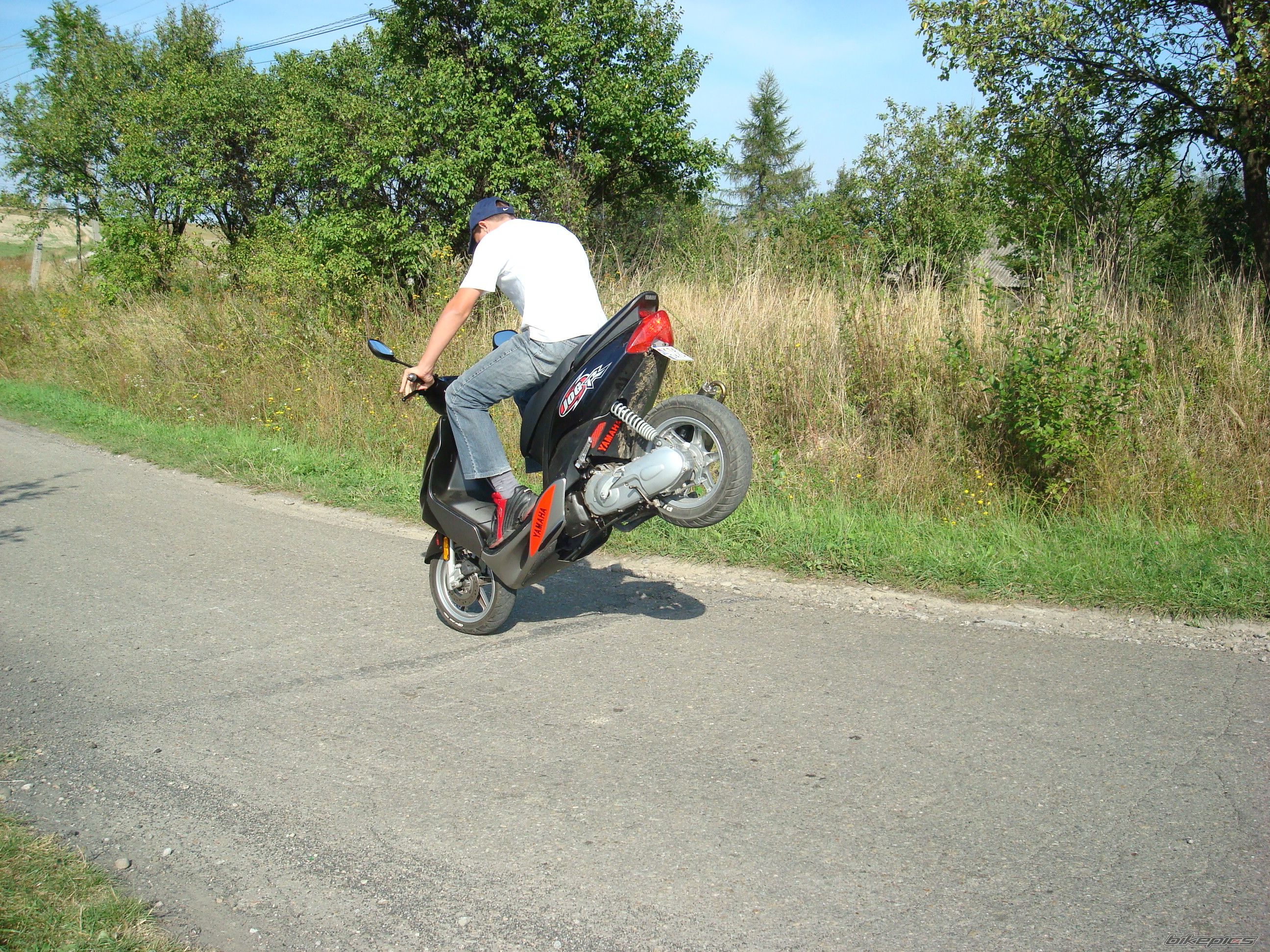 2004 YAMAHA JOG R CS 50 | Picture 1010408 motorcycle photo