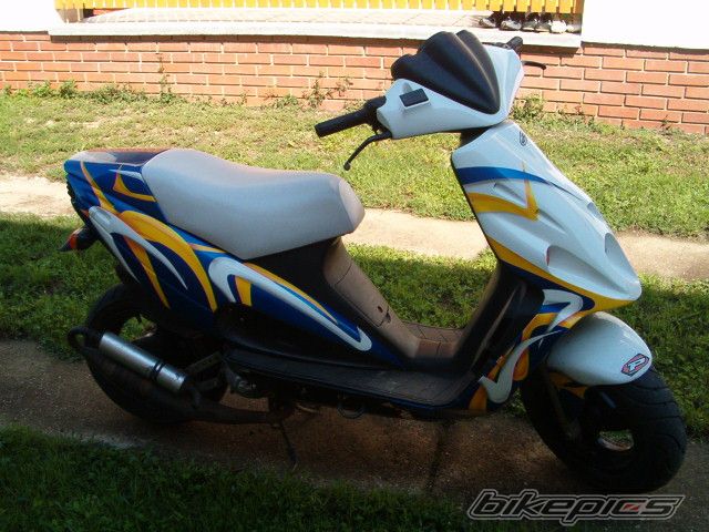 2000 MALAGUTI PHANTOM 50 F12 | Picture 1017844 motorcycle photo