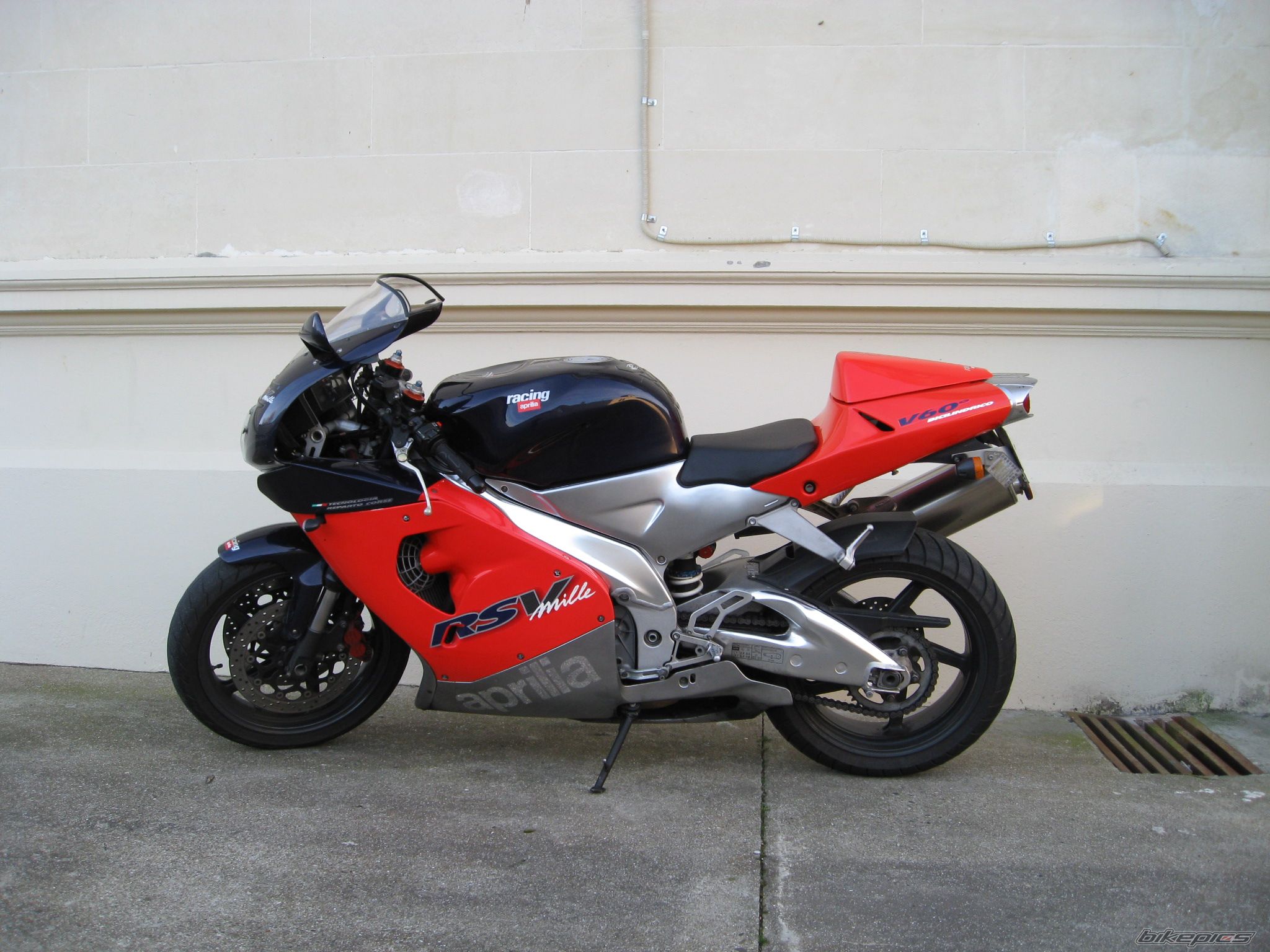 2001 APRILIA RSV 1000 MILLE | Picture 1019948 motorcycle photo