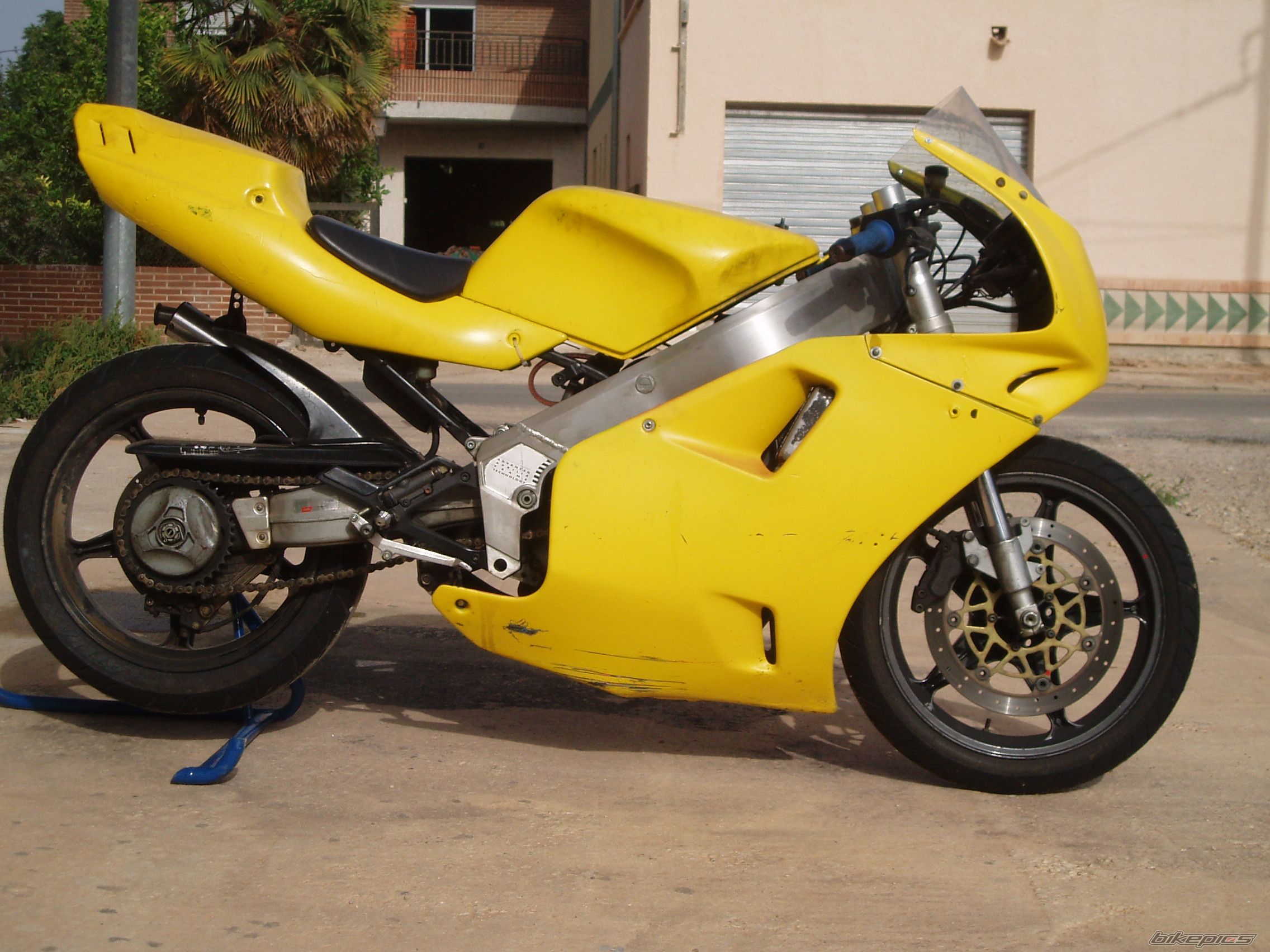 2006 APRILIA AF1 FUTURA 125 | Picture 1021457 motorcycle photo