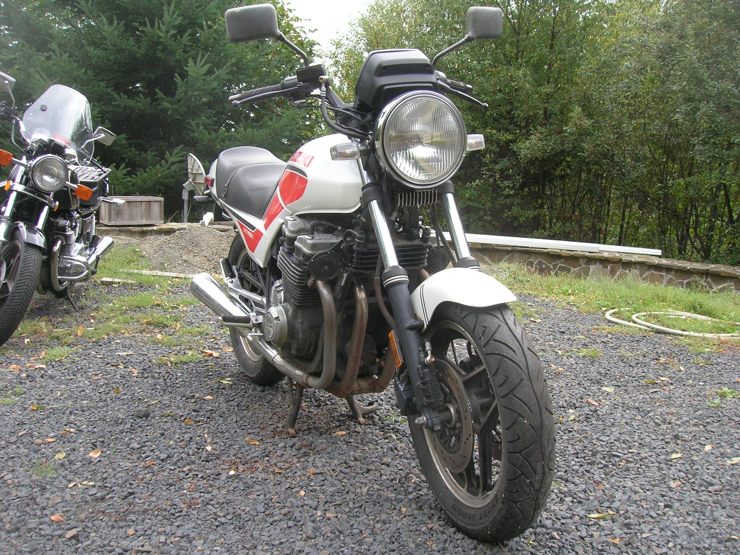 1985 SUZUKI GS 700 | Picture 1021663 motorcycle photo