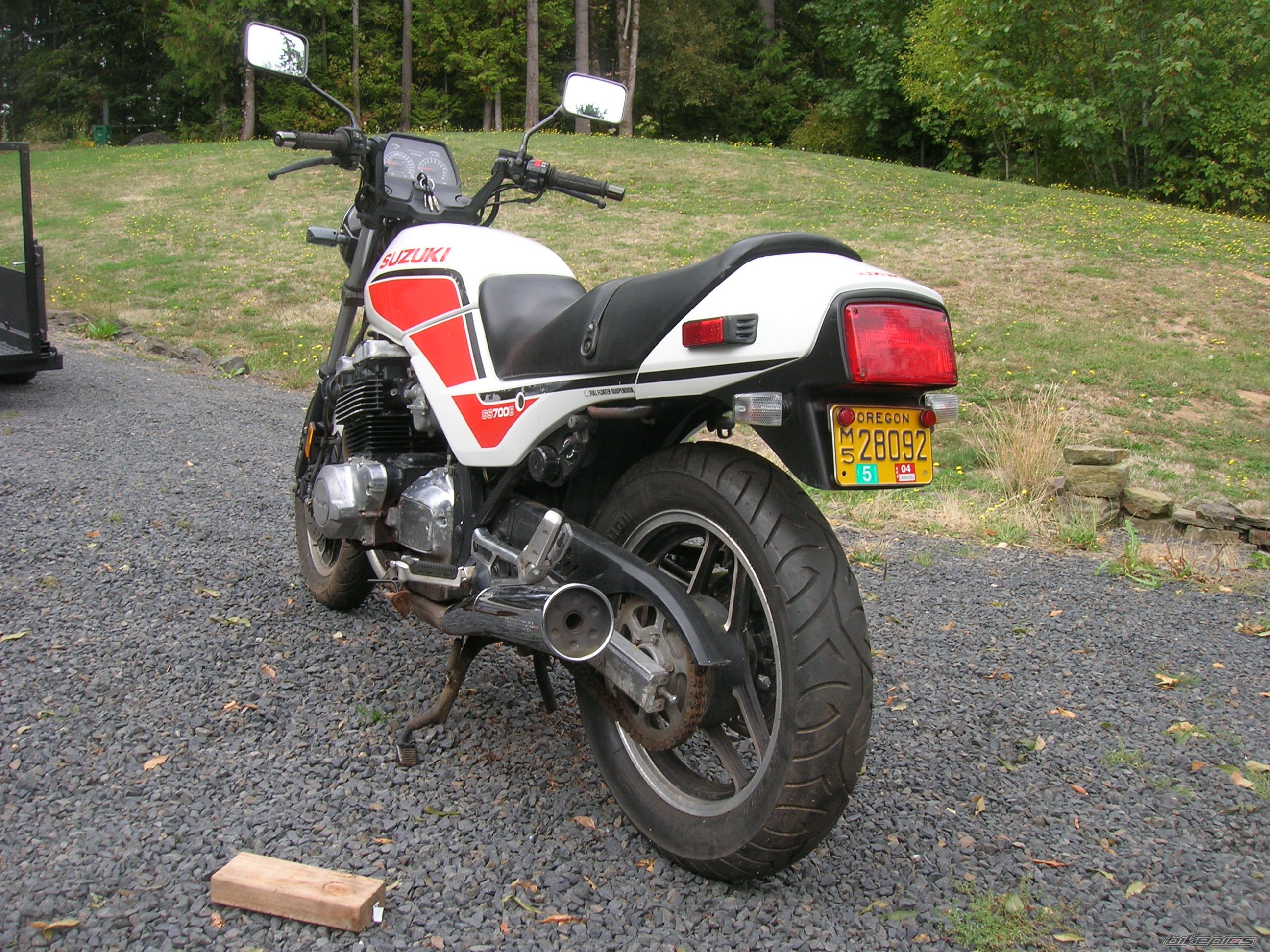 1985 SUZUKI GS 700 | Picture 1021666 motorcycle photo