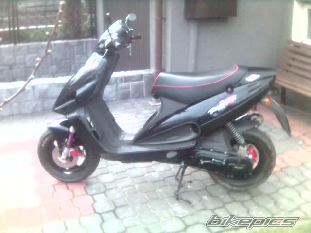 2000 MALAGUTI F 12 50 | Picture 1025107 motorcycle photo