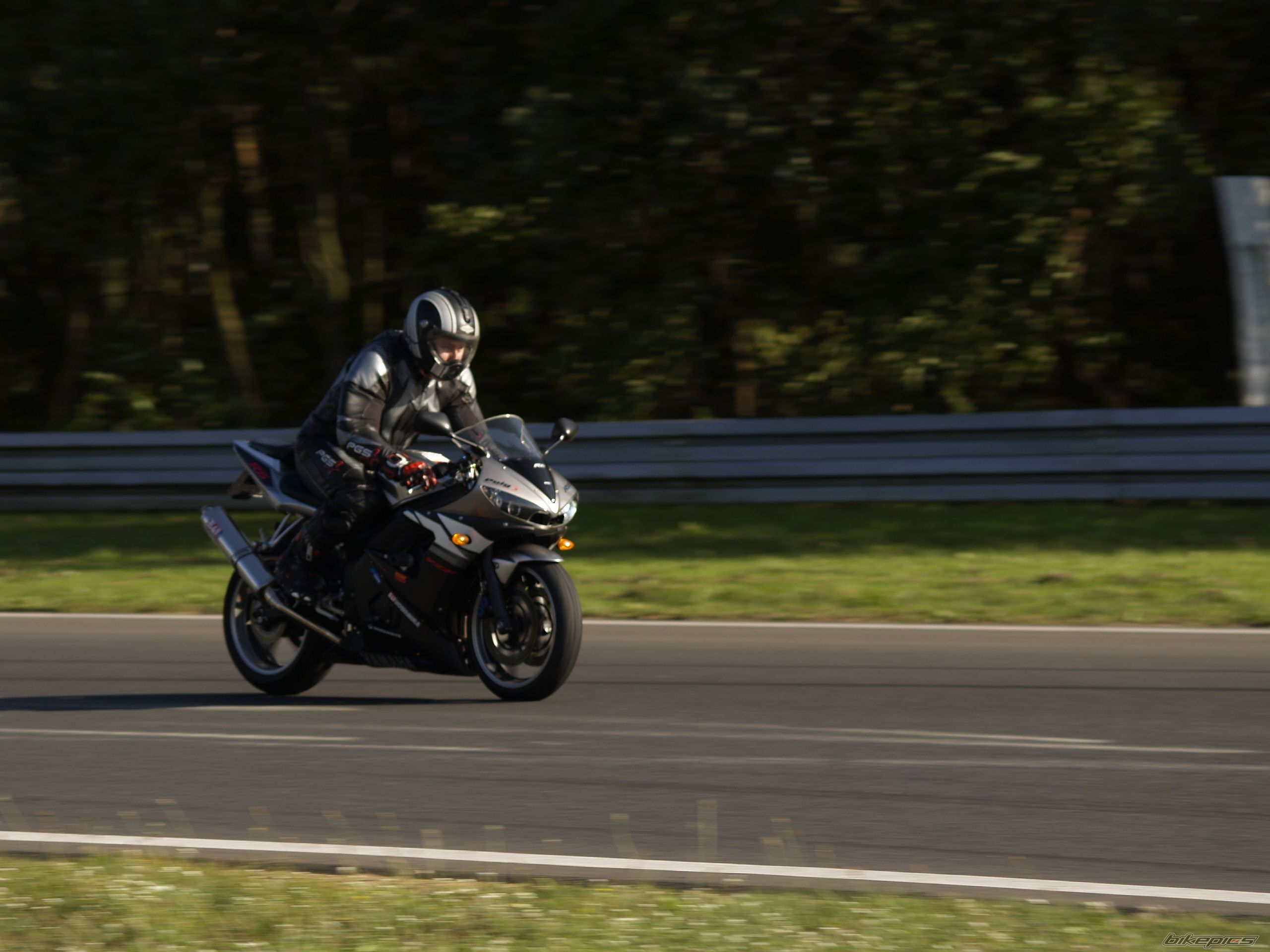 2003 YAMAHA YZF R6 | Picture 1030396 motorcycle photo
