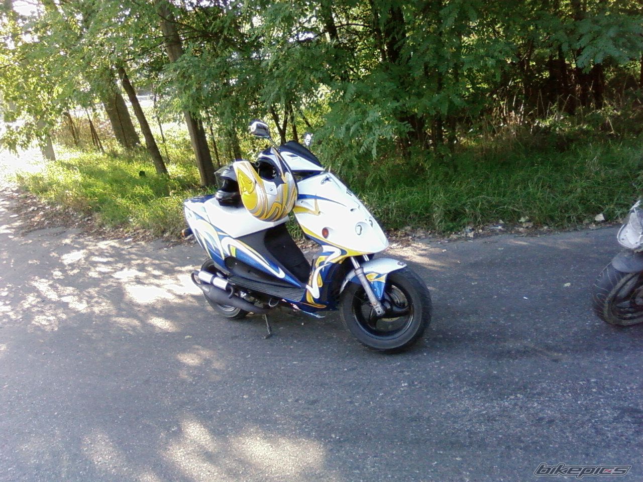 2000 MALAGUTI PHANTOM 50 F12 | Picture 1034297 motorcycle photo
