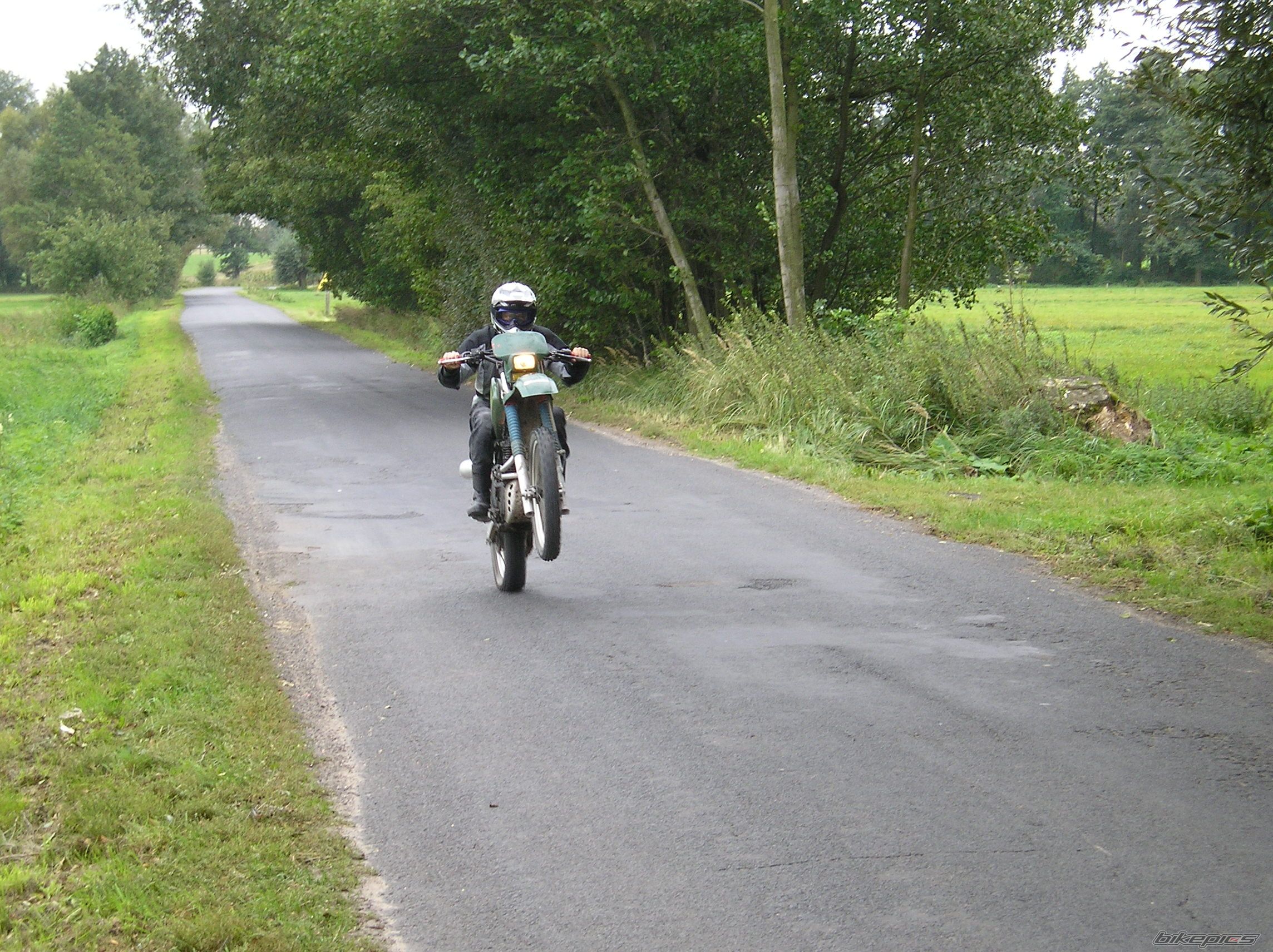 1989 HONDA XR 600 | Picture 1037205 motorcycle photo