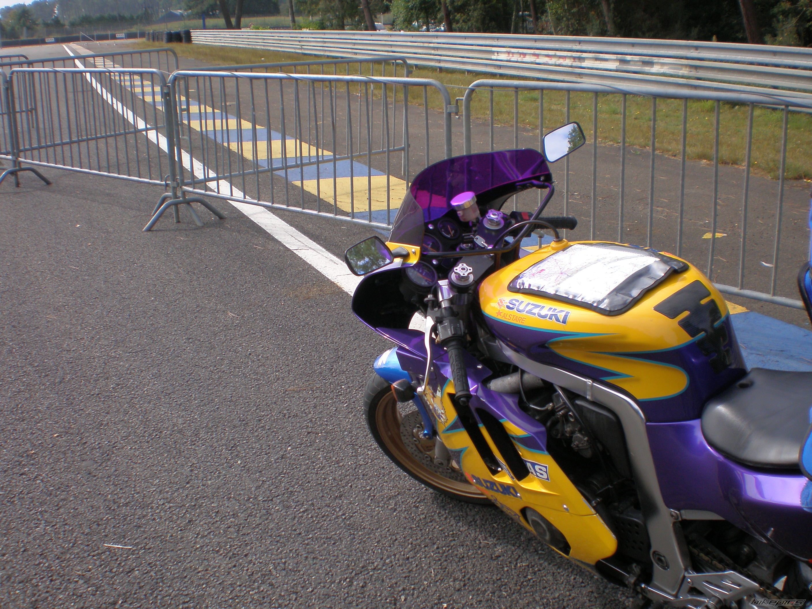 1995 SUZUKI GSX R 400 | Picture 1045212 motorcycle photo