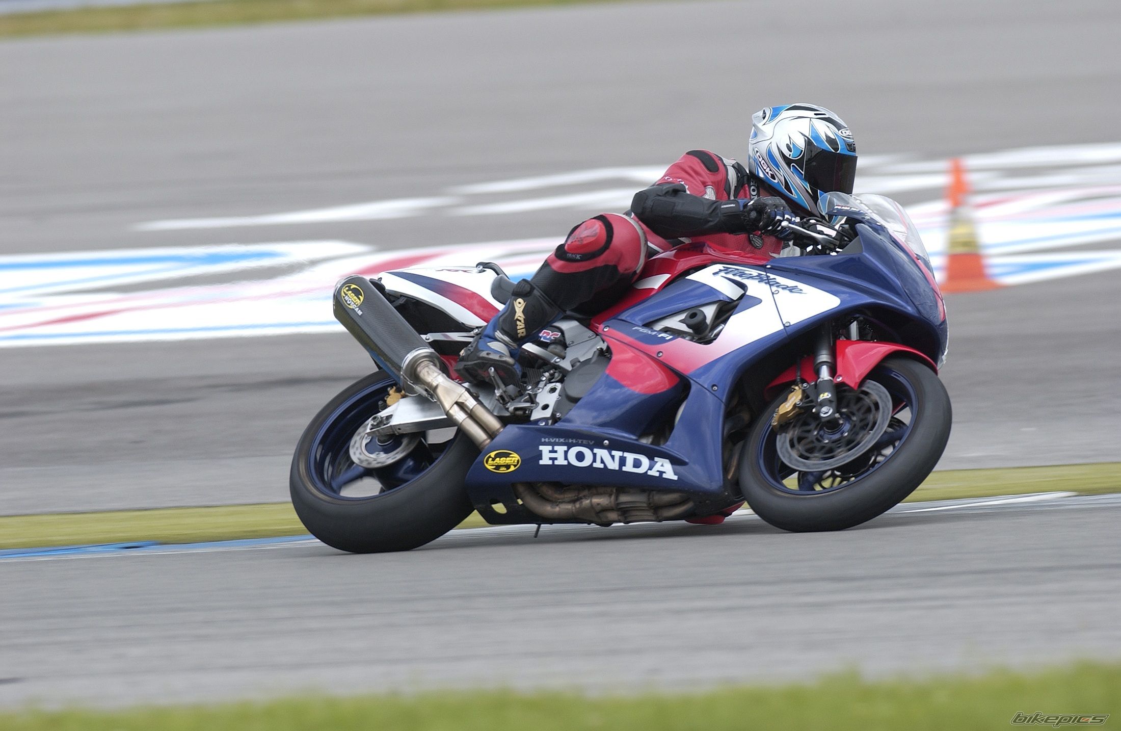 2000 HONDA CBR 900 | Picture 1046296 motorcycle photo