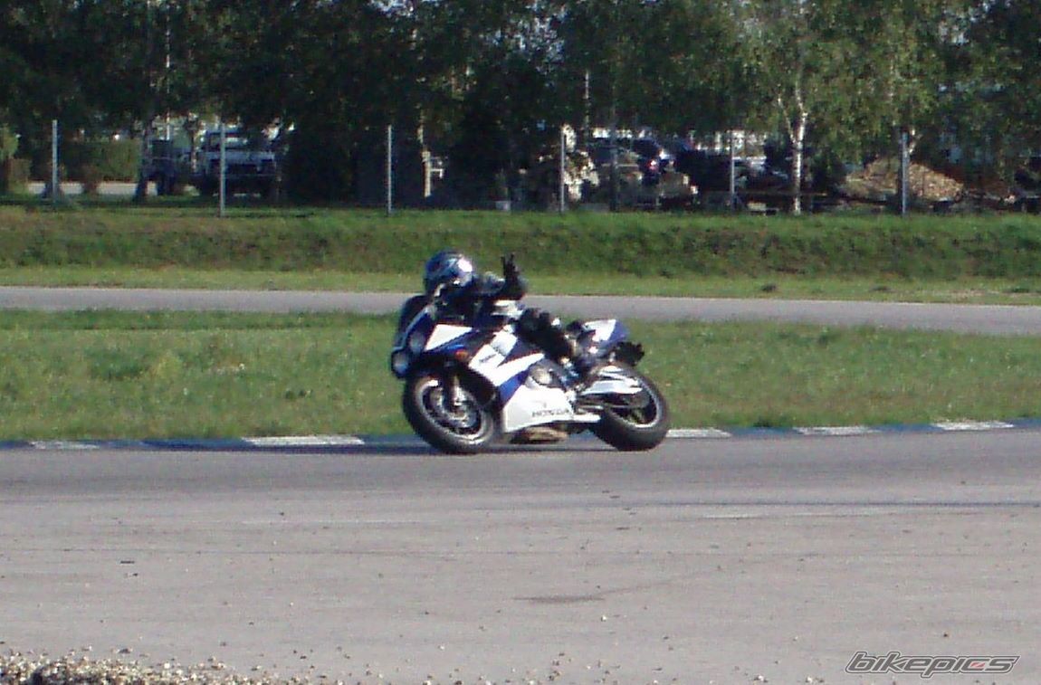 1994 HONDA CBR 900 | Picture 1047294 motorcycle photo