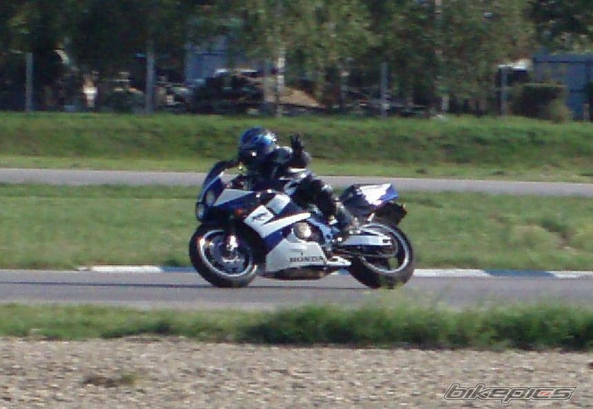 1994 HONDA CBR 900 | Picture 1047370 motorcycle photo