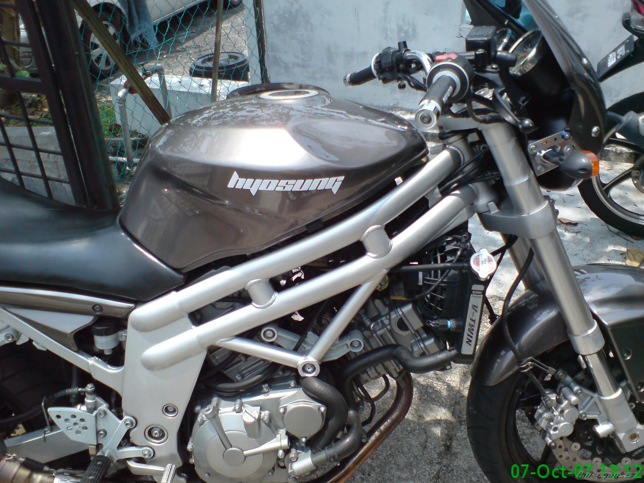 2006 HYOSUNG GT 650 COMET | Picture 1047811 motorcycle photo