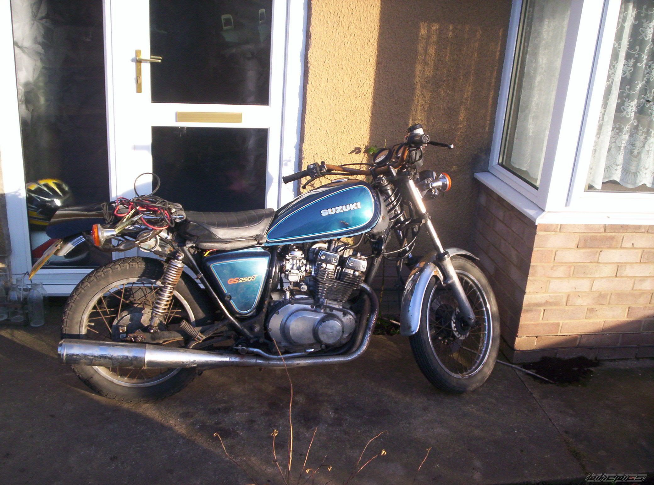 1980 SUZUKI GS 250 | Picture 1048198 motorcycle photo
