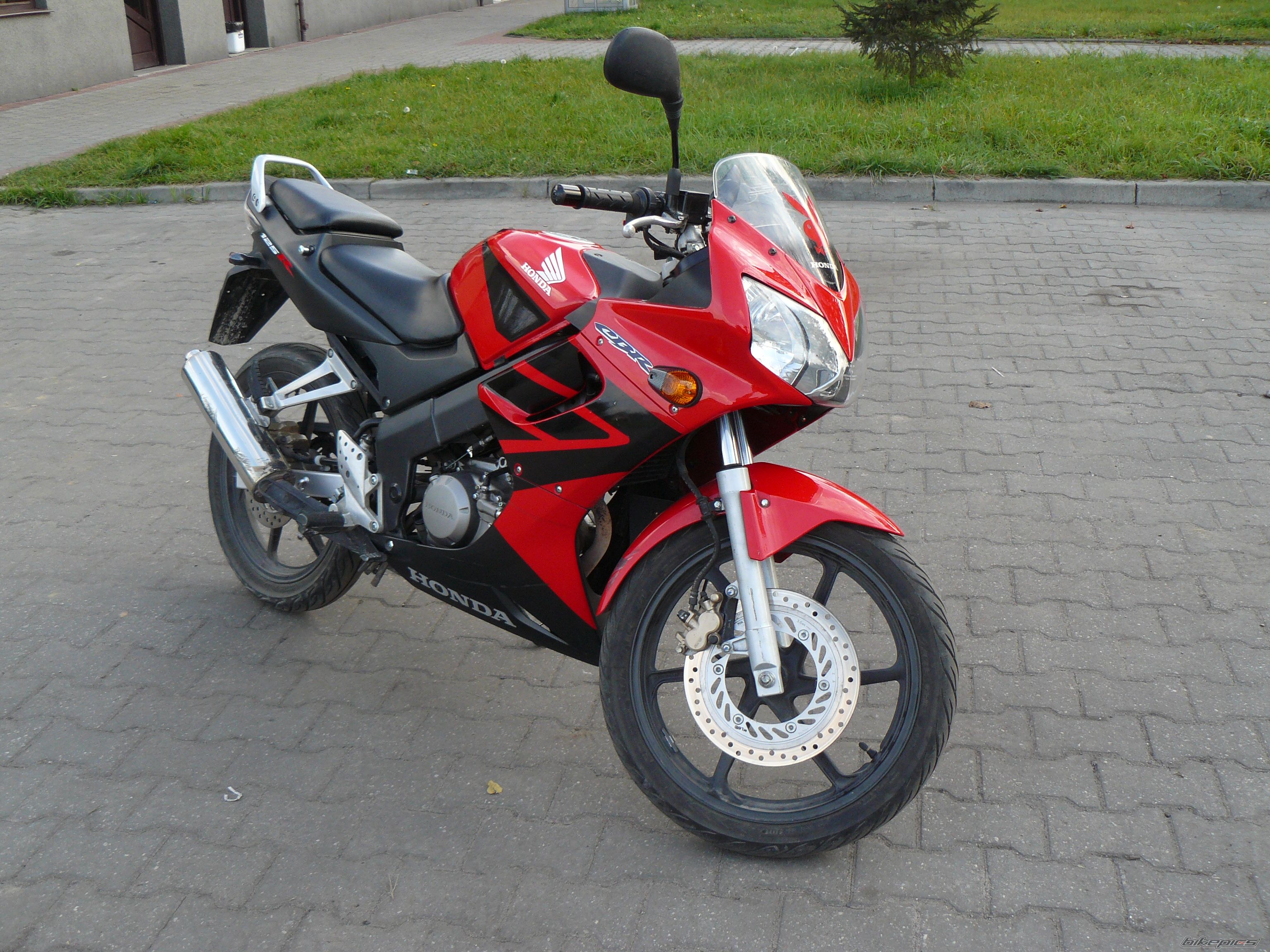 2004 HONDA CBR 125 | Picture 1049240 motorcycle photo