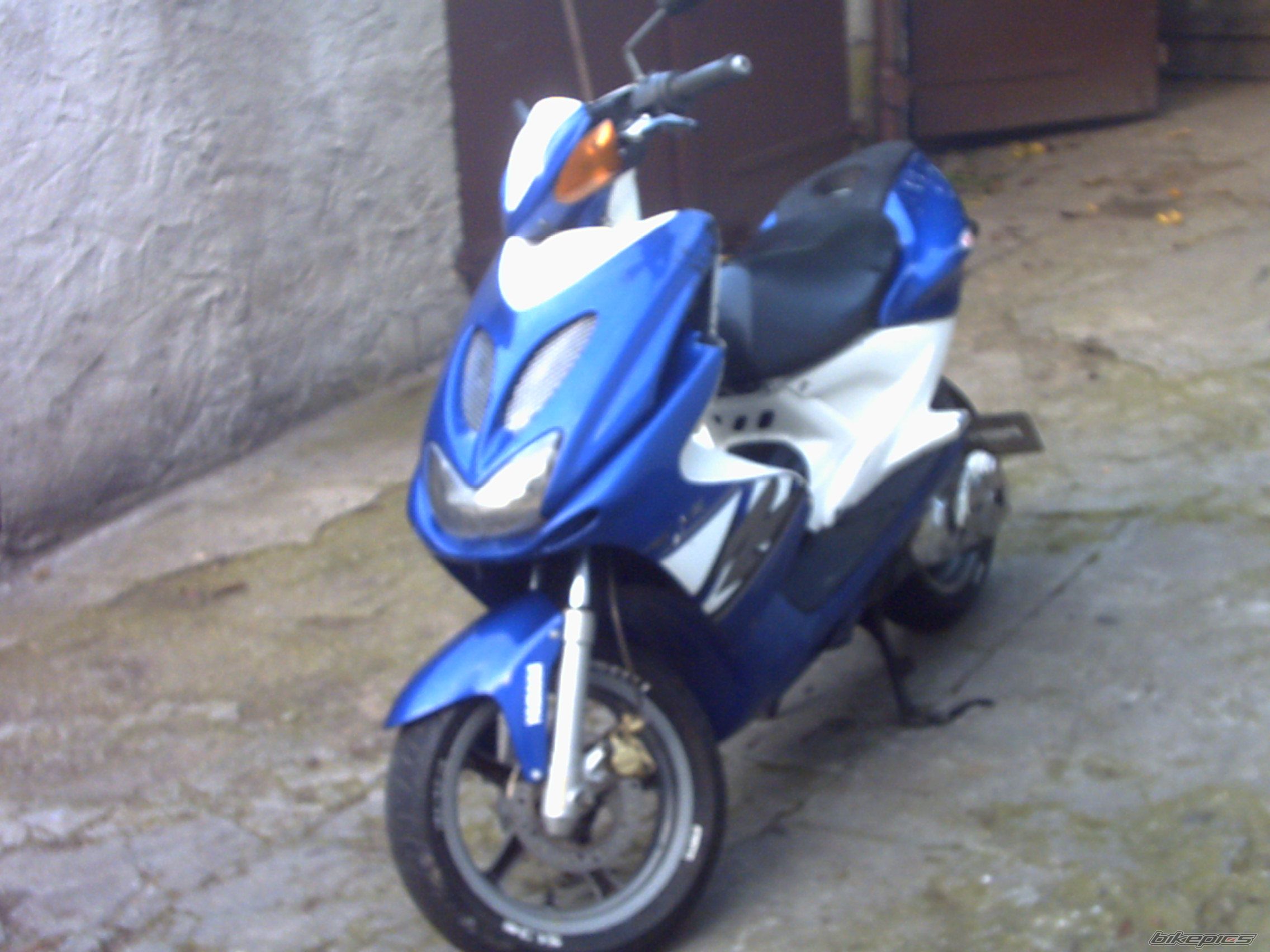 2002 YAMAHA AEROX 50 | Picture 1051838 motorcycle photo