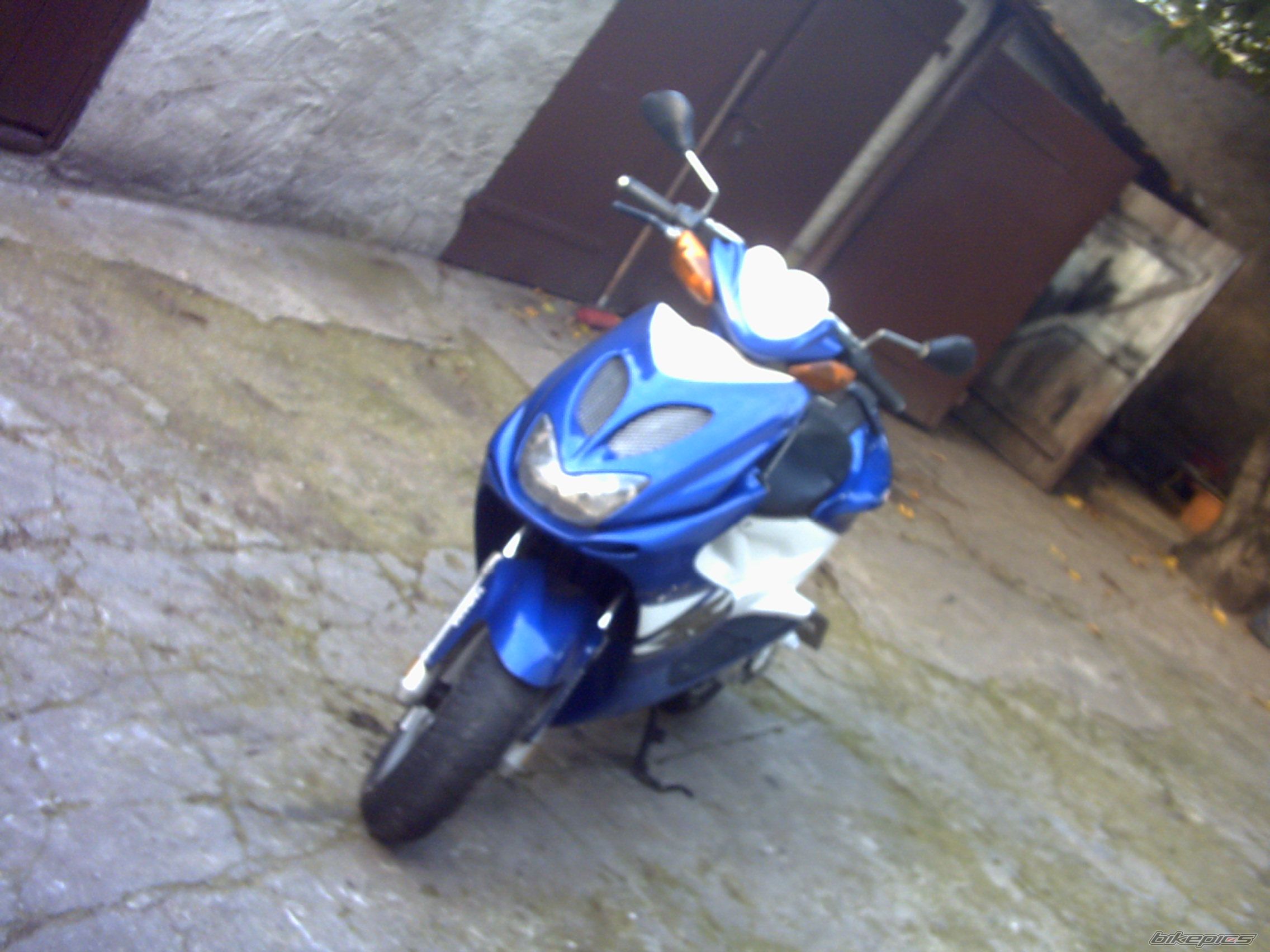 2002 YAMAHA AEROX 50 | Picture 1051870 motorcycle photo