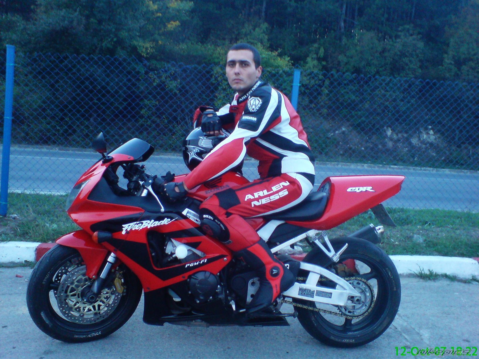 2001 HONDA CBR 900 | Picture 1053610 motorcycle photo