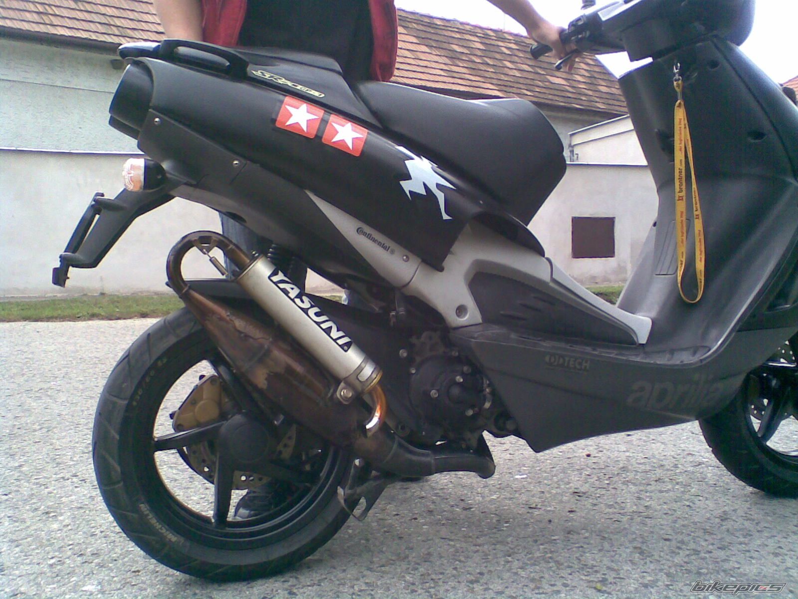 2002 APRILIA SR 50 | Picture 1056875 motorcycle photo