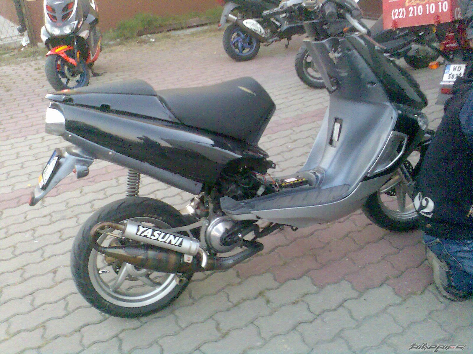 1999 APRILIA SR 50 | Picture 1057715 motorcycle photo
