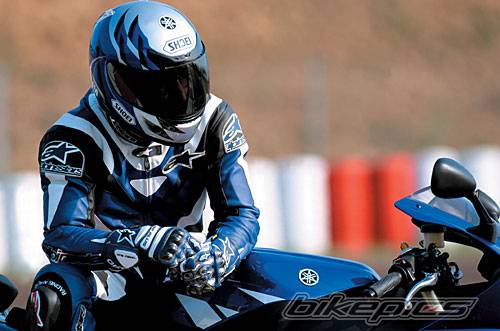 2002 YAMAHA YZF R1 | Picture 10588 motorcycle photo