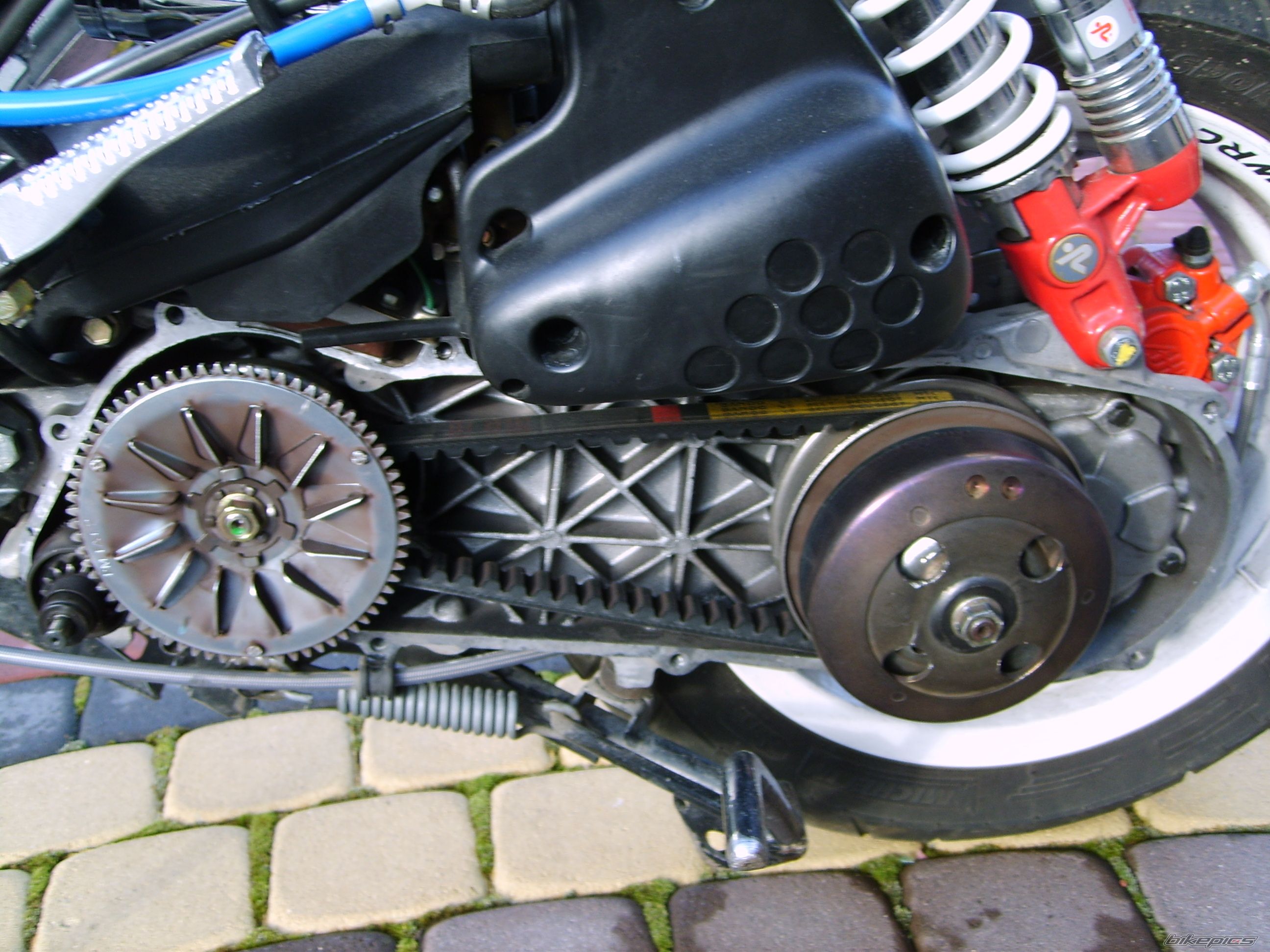 2004 PEUGEOT SPEEDFIGHT2 50 | Picture 1062385 motorcycle photo