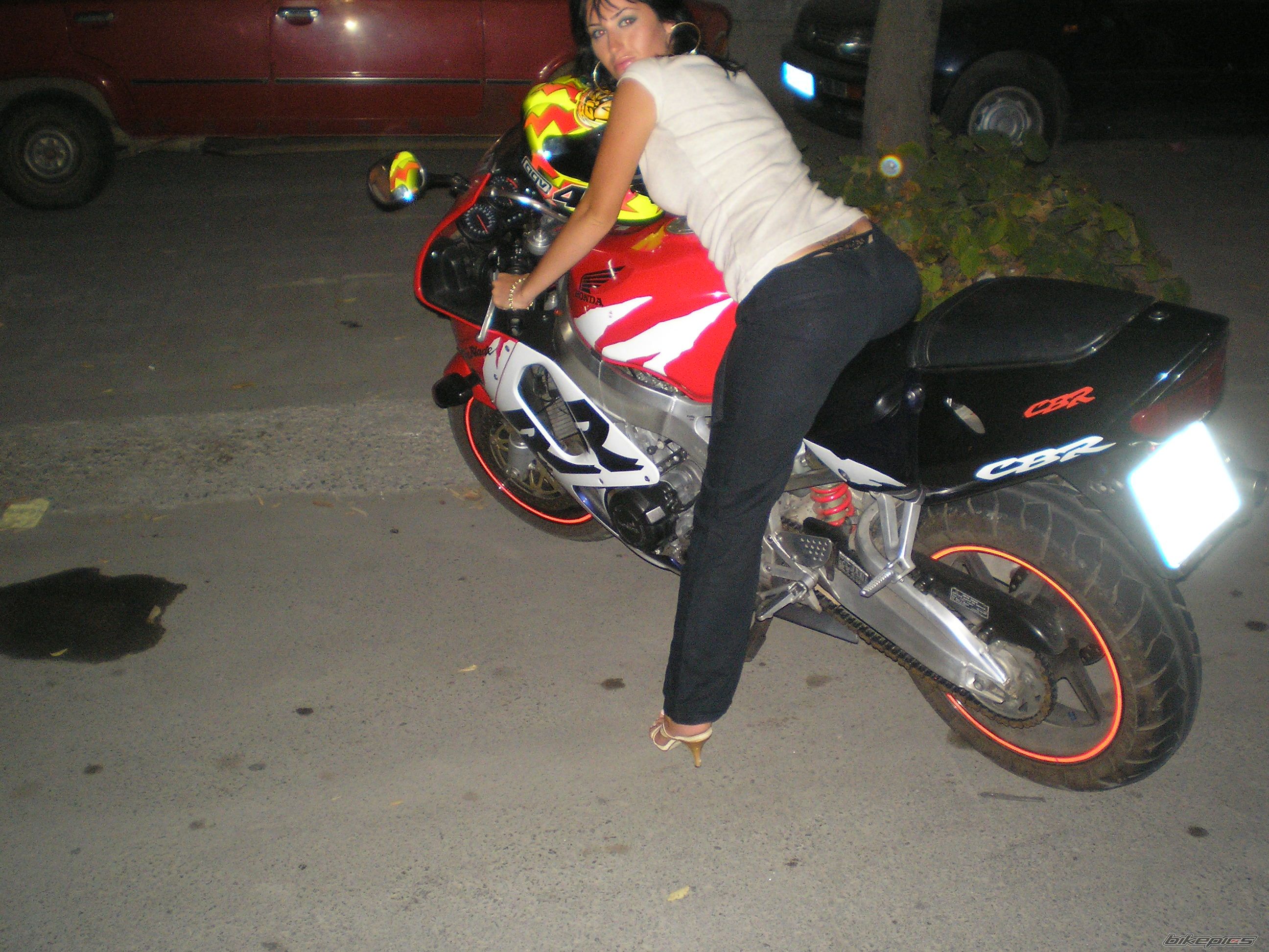 1999 HONDA CBR 900 | Picture 1062683 motorcycle photo