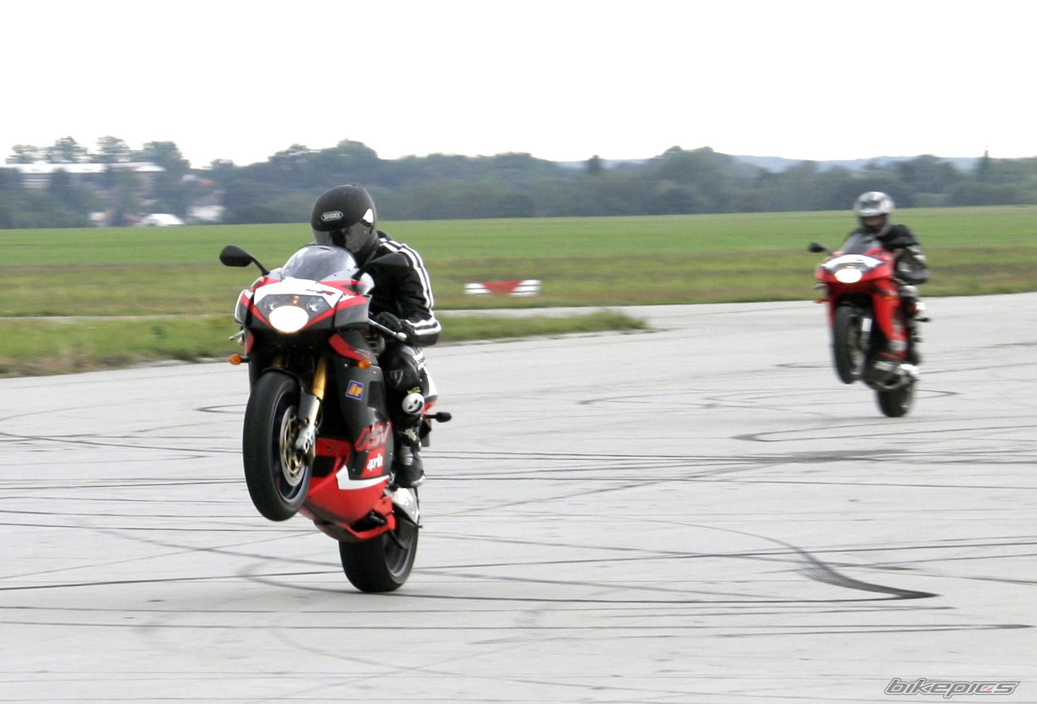 2001 APRILIA RSV 1000R MILLE | Picture 1067048 motorcycle photo