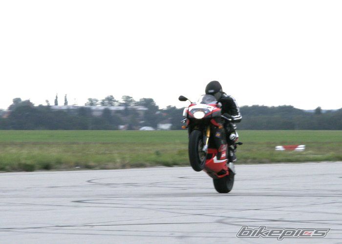 2001 APRILIA RSV 1000R MILLE | Picture 1067055 motorcycle photo