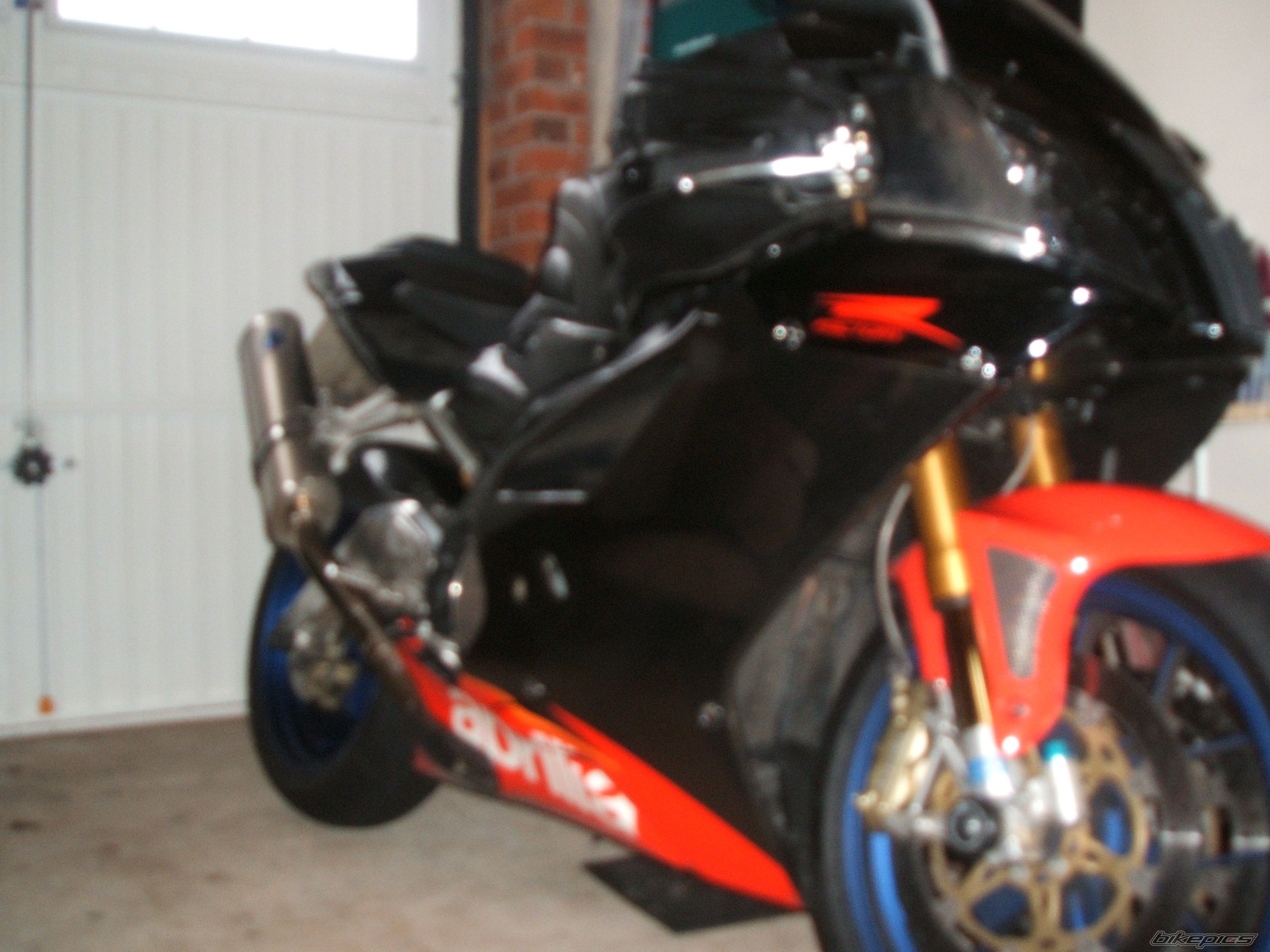 2005 APRILIA RSV MILLE FACTORY | Picture 1068276 motorcycle photo