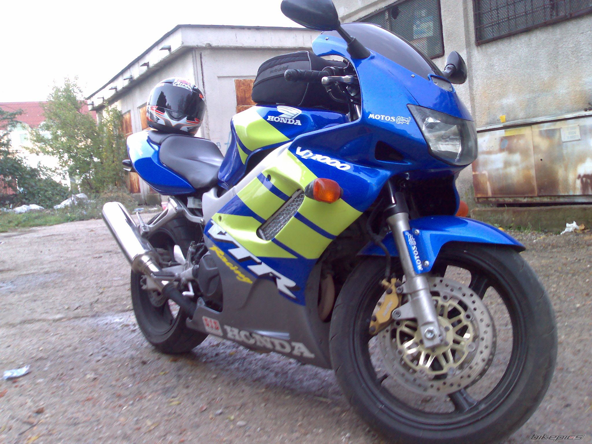 1998 HONDA VTR 1000 | Picture 1068892 motorcycle photo