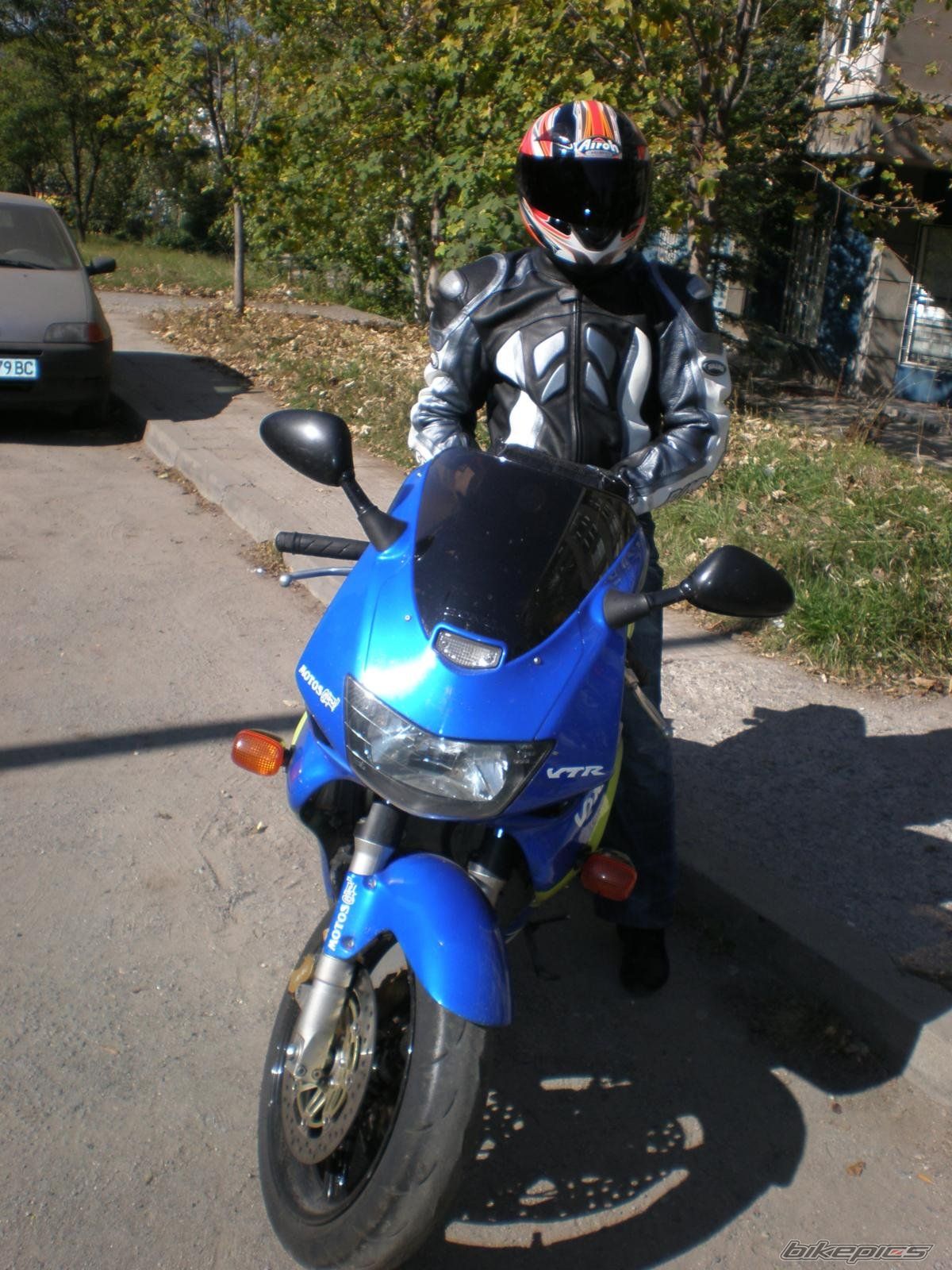 1998 HONDA VTR 1000 | Picture 1068930 motorcycle photo
