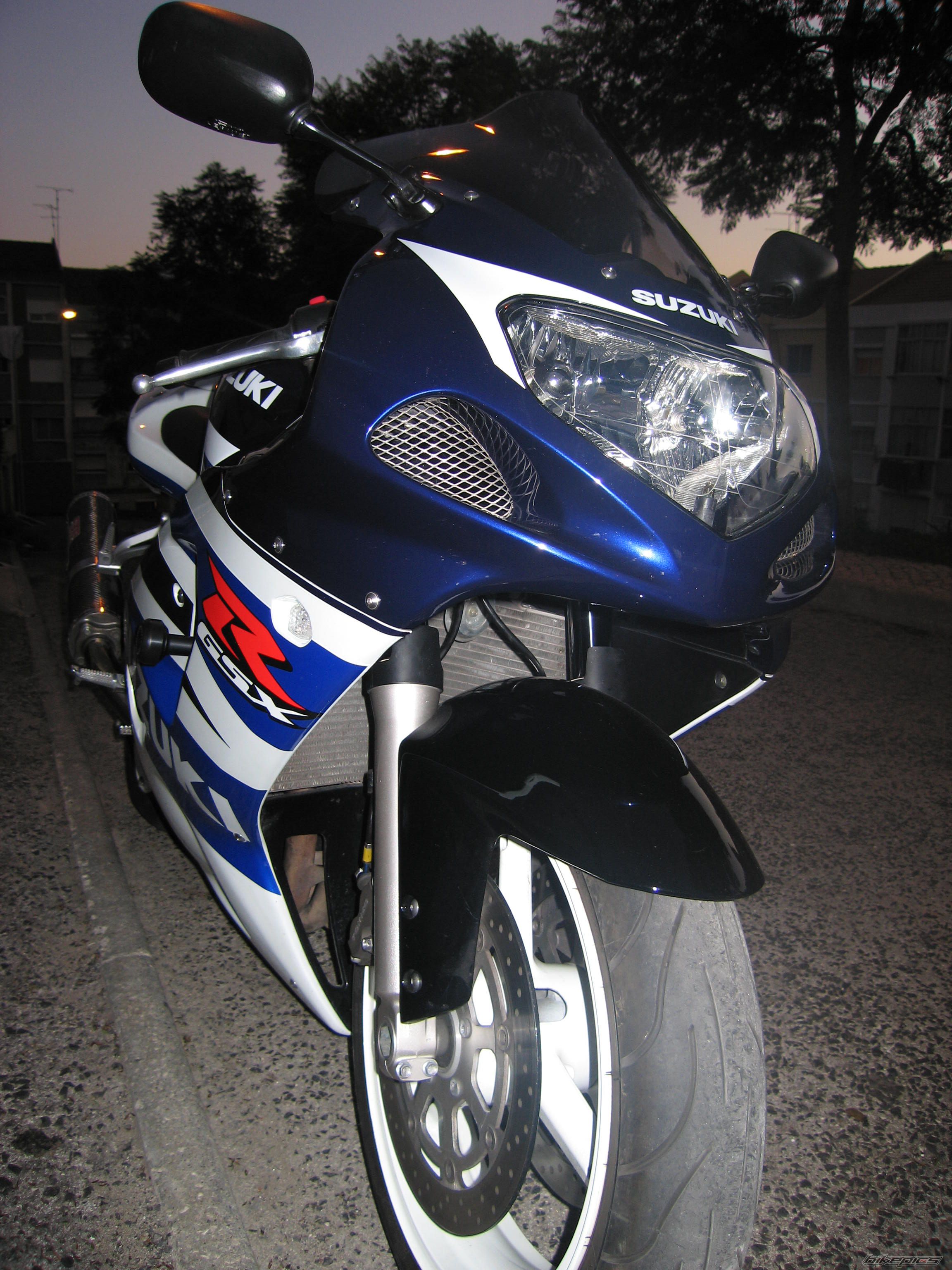 2001 SUZUKI GSX R 600 | Picture 1069061 motorcycle photo