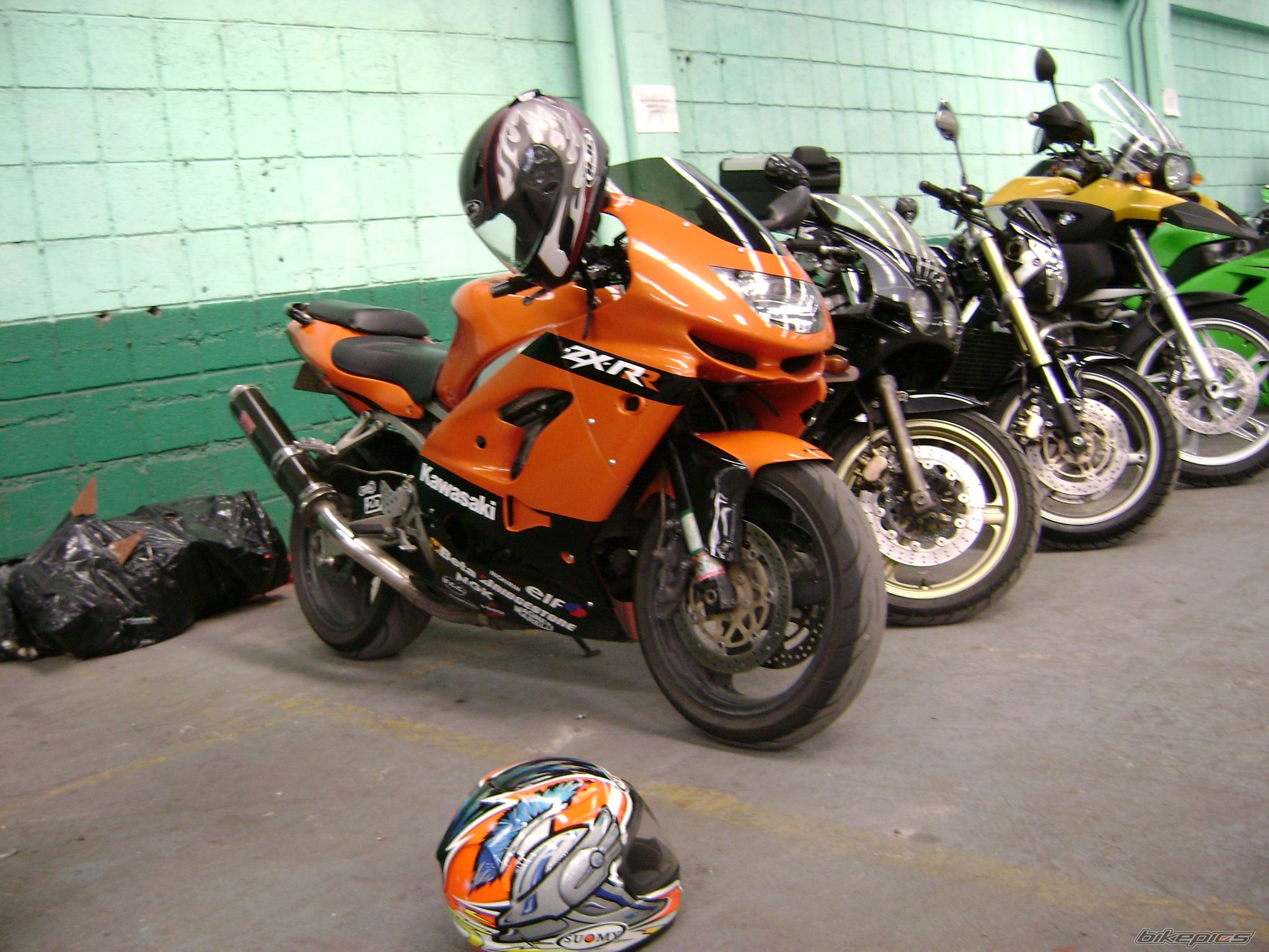 1999 KAWASAKI ZX 9R | Picture 1070209 motorcycle photo