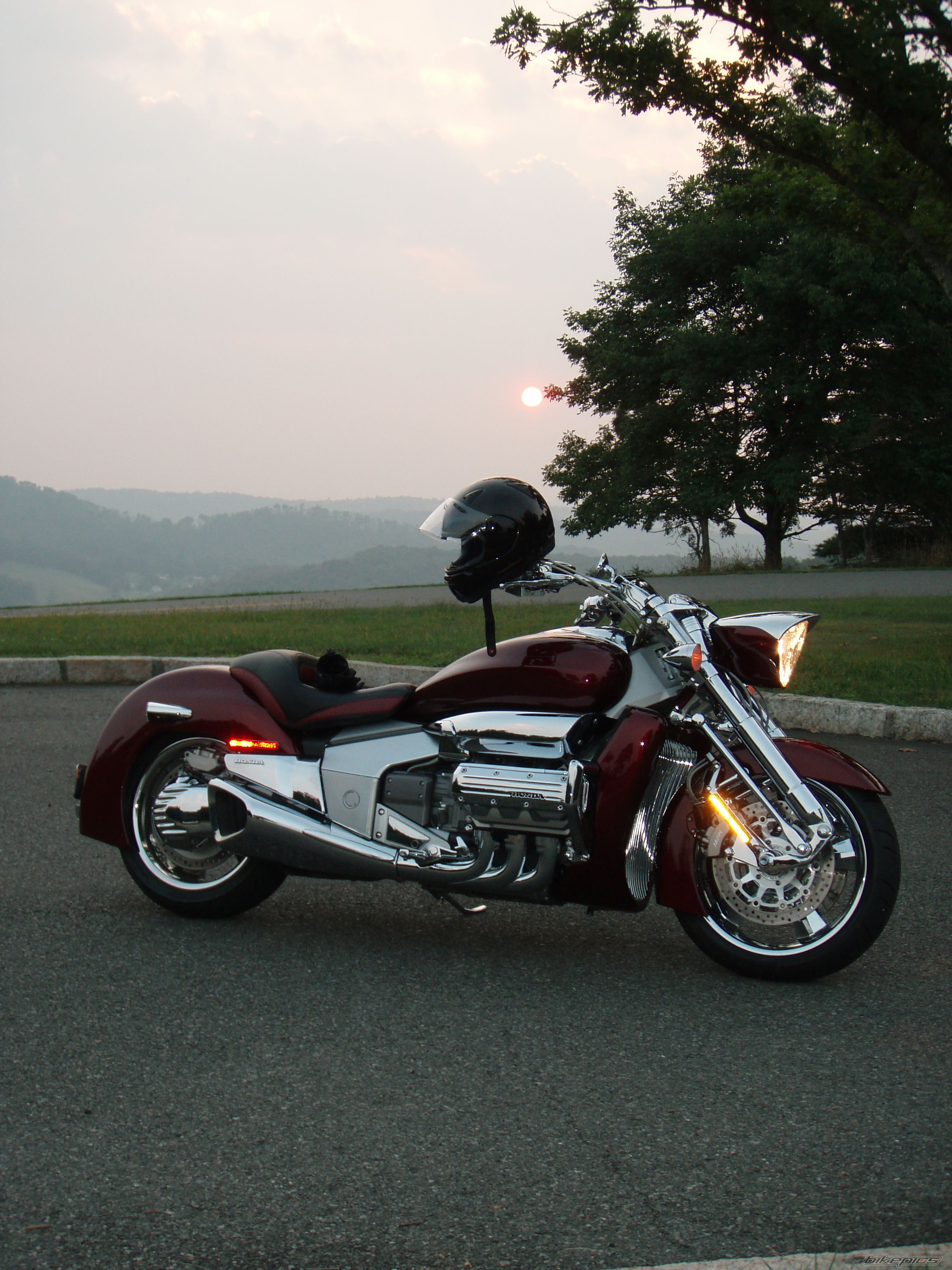 2004 HONDA VALKYRIE RUNE | Picture 1070236 motorcycle photo