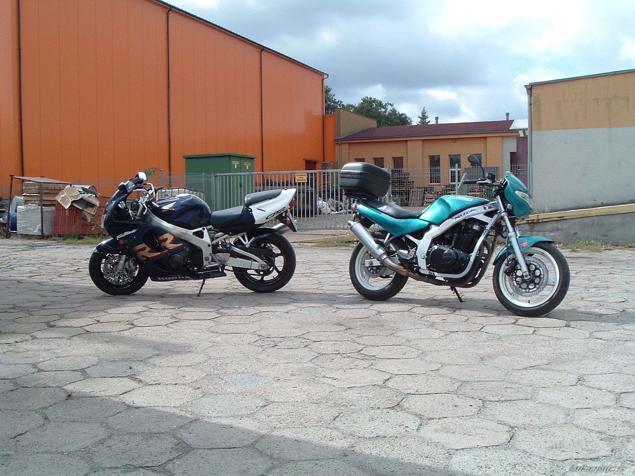 1999 HONDA CBR 900 | Picture 1072217 motorcycle photo