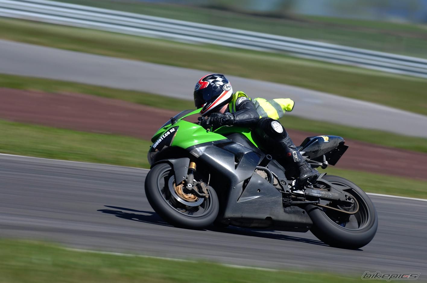 2004 KAWASAKI ZX 10R | Picture 1075839 motorcycle photo