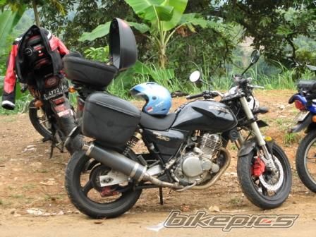 2004 SUZUKI GS 250 | Picture 1082534 motorcycle photo