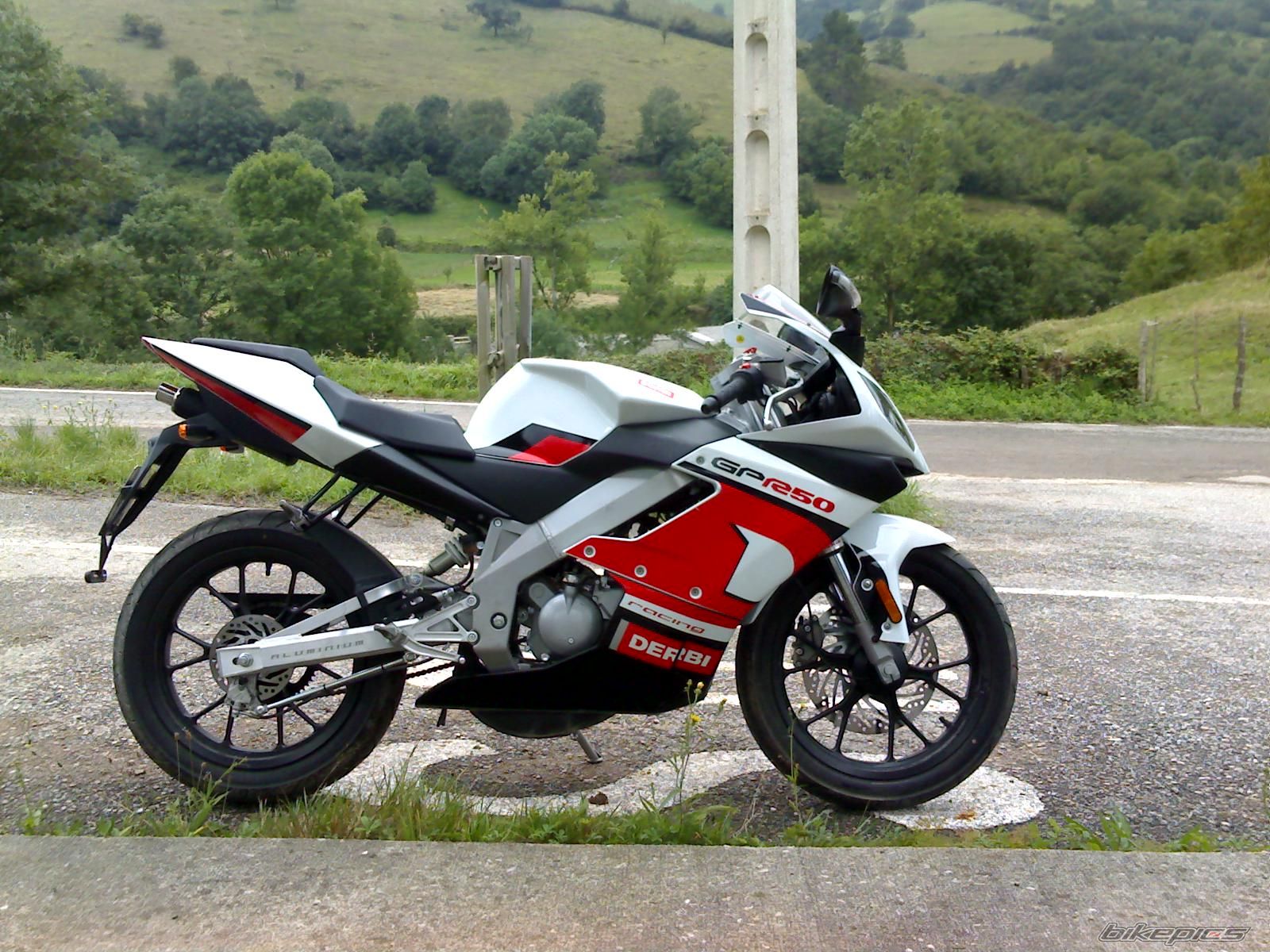 2007 DERBI GPR | Picture 1083003 motorcycle photo