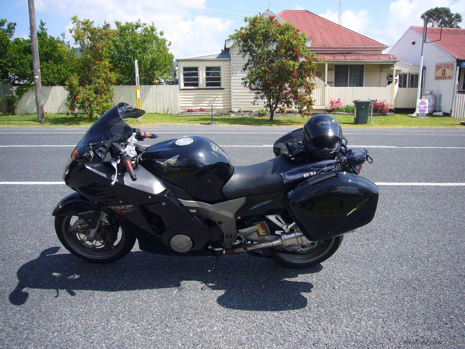 2000 HONDA CBR 1100 BLACKBIRD | Picture 1086919 motorcycle photo