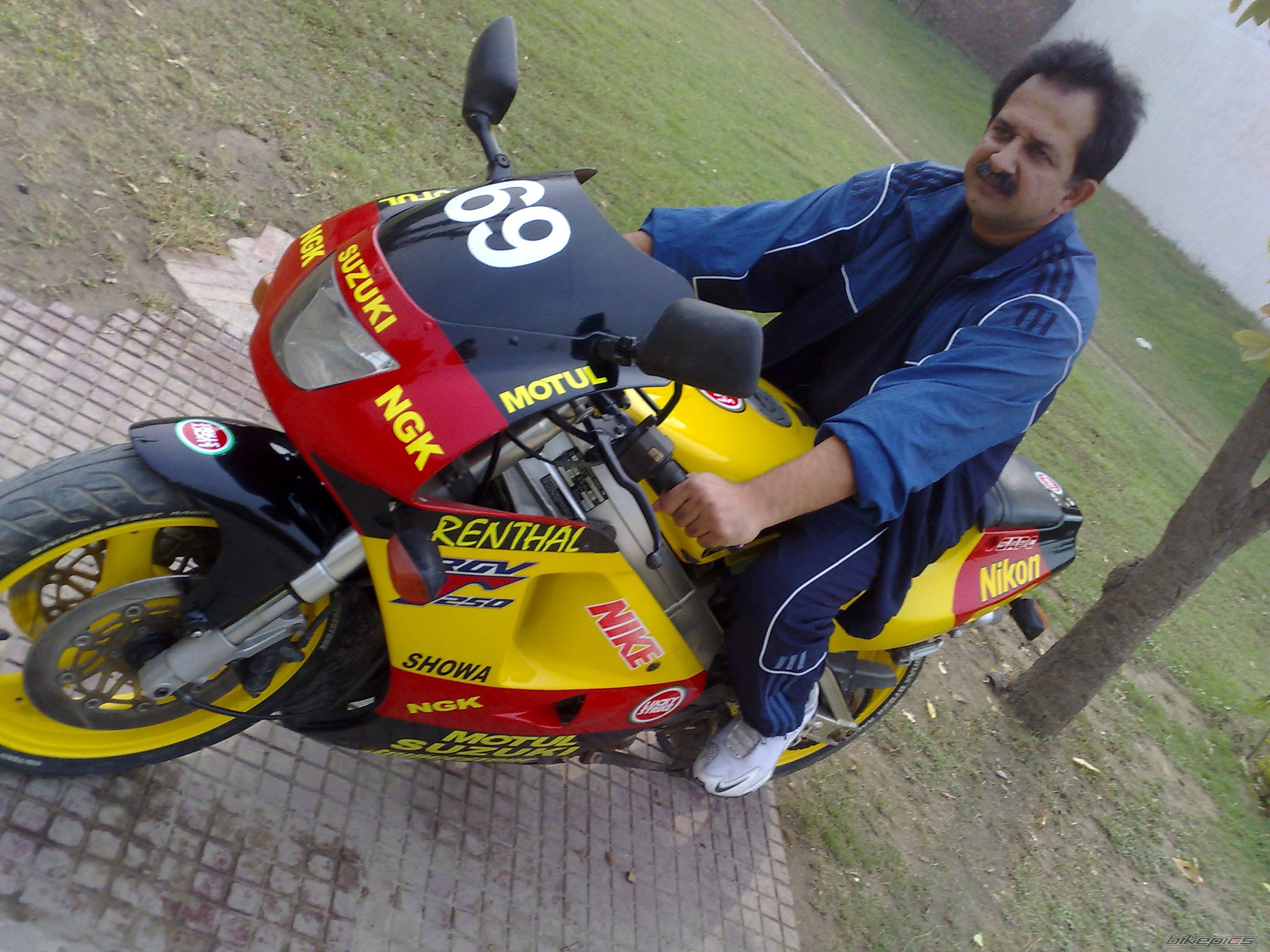 1991 SUZUKI RGV 250 | Picture 1088194 motorcycle photo