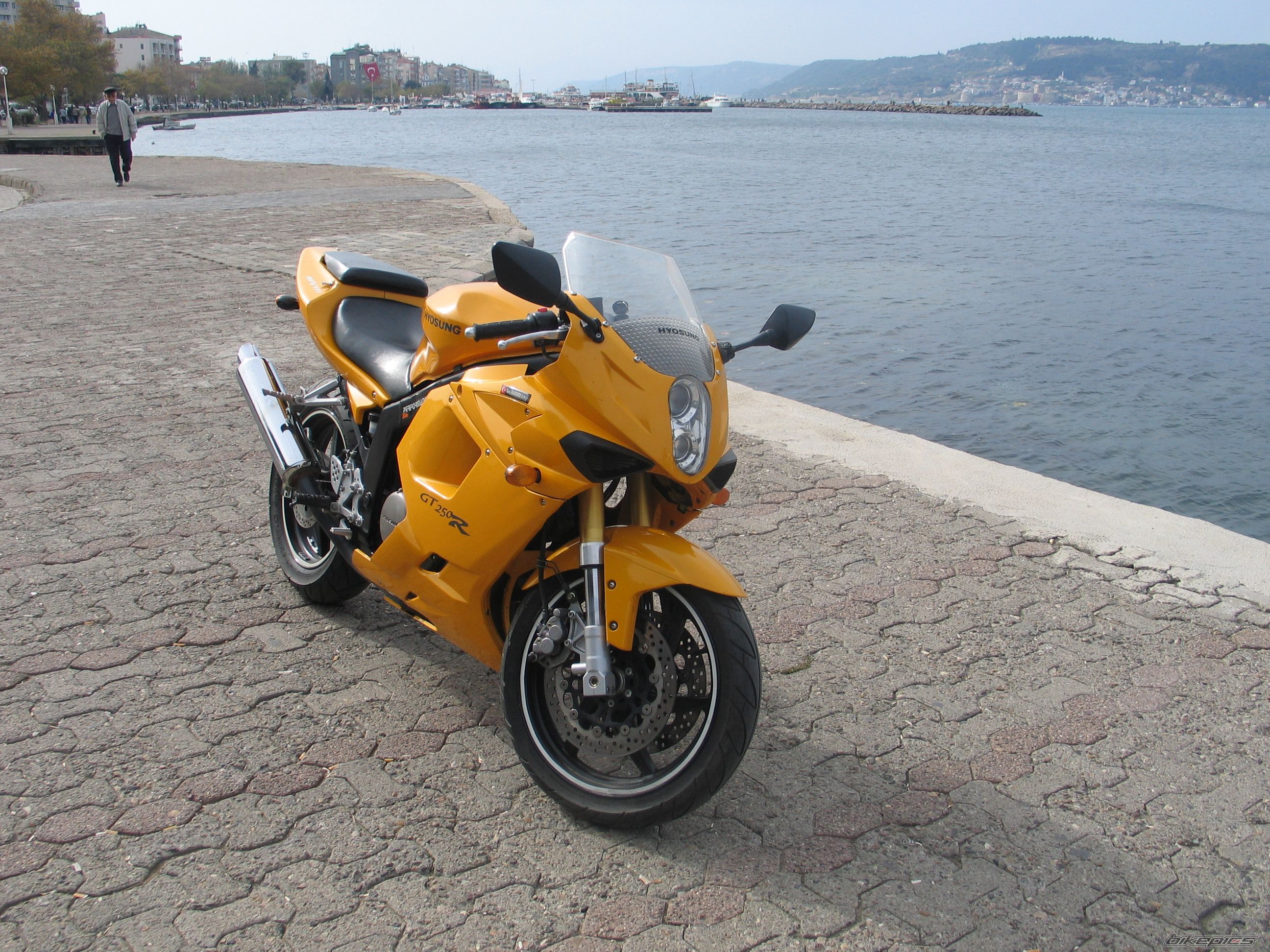 2006 HYOSUNG GT 250 R COMET | Picture 1089718 motorcycle photo