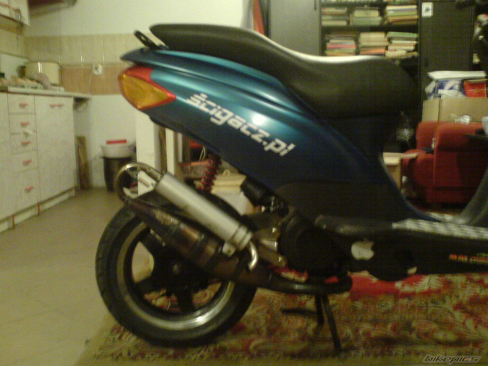 2002 DERBI ATLANTIS | Picture 1101757 motorcycle photo