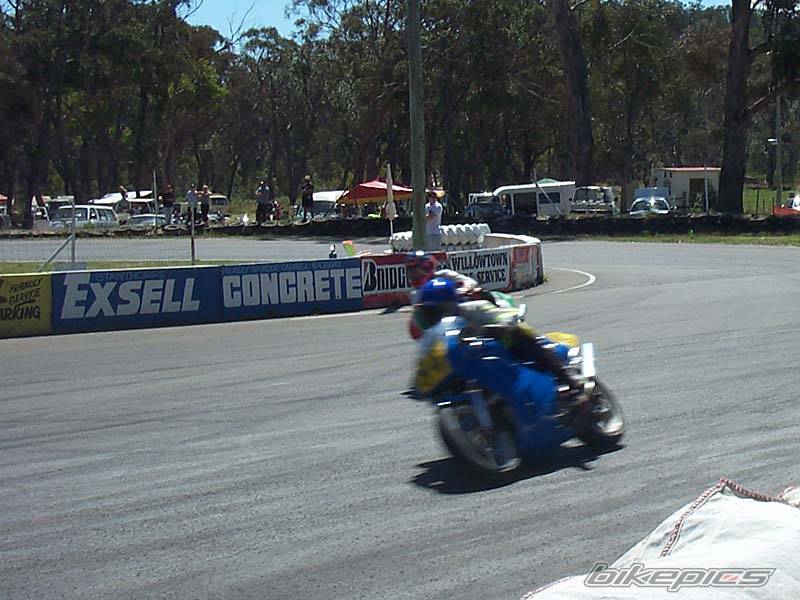 1992 HONDA VFR 400 | Picture 11056 motorcycle photo
