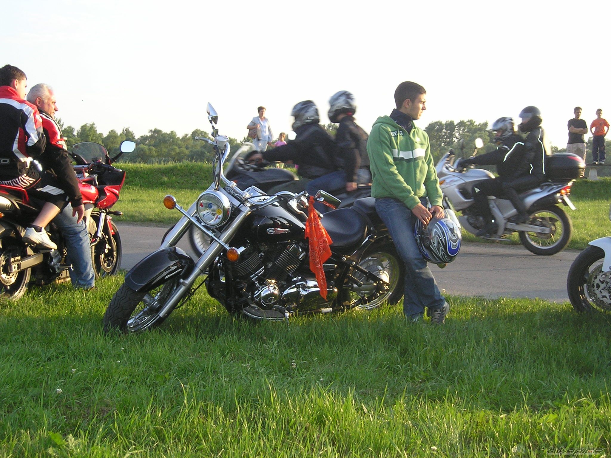 2005 YAMAHA XVS 650 DRAG STAR CLASSIC | Picture 1105748 motorcycle photo
