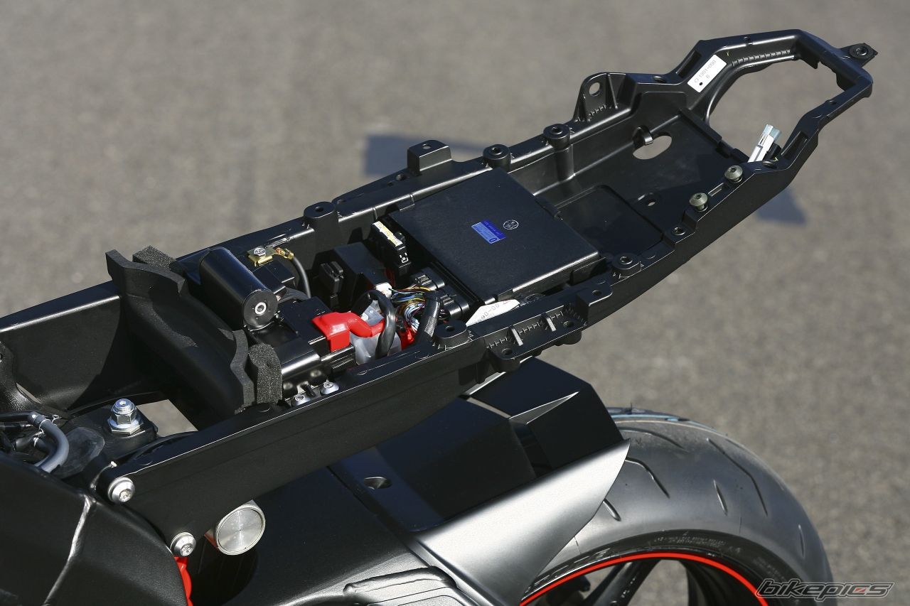 2008 YAMAHA YZF R6 | Picture 1106671 motorcycle photo