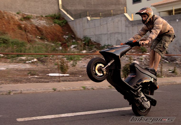 2001 PIAGGIO TYPHOON 125 | Picture 1109261 motorcycle photo